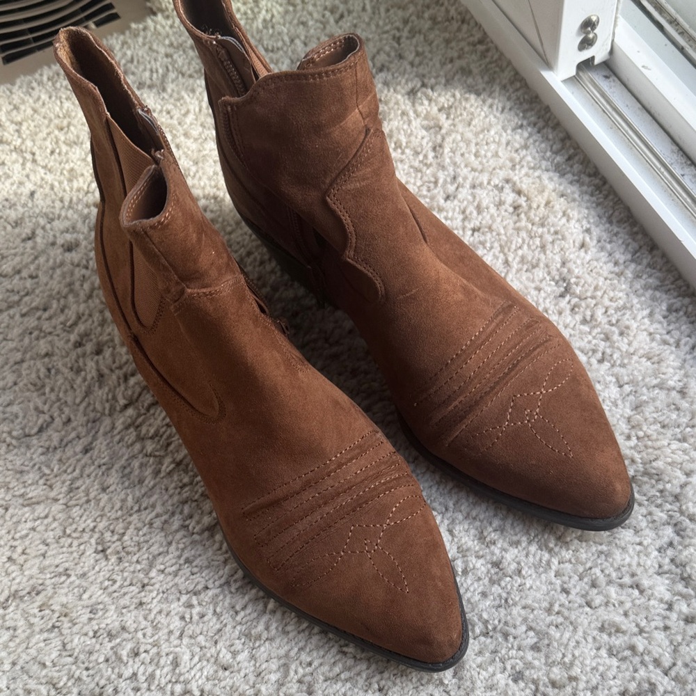 Carlos Santana Chestnut Suede Ankle Booties